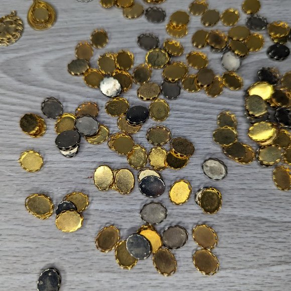 Lot of Various Gold & Silver Tone Cabochon Settings - Picture 4 of 6